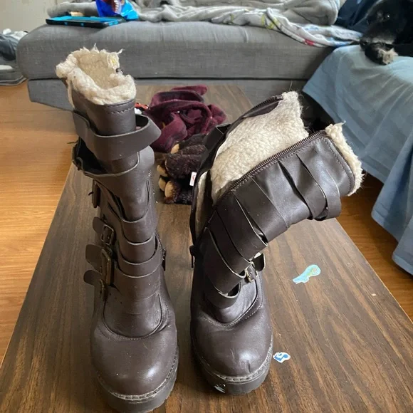 Brown - Picture 2 of 3